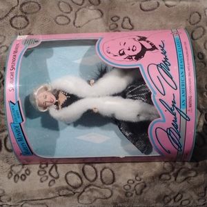 Marilyn Monroe Doll Collector's Series Spotlight Splendor Marilyn